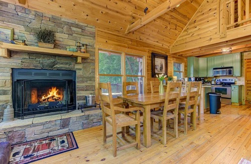 Tate Cabin | Bent Tree Cabin・Hot Tub・Game Room・Views + Scenic Binoculars
