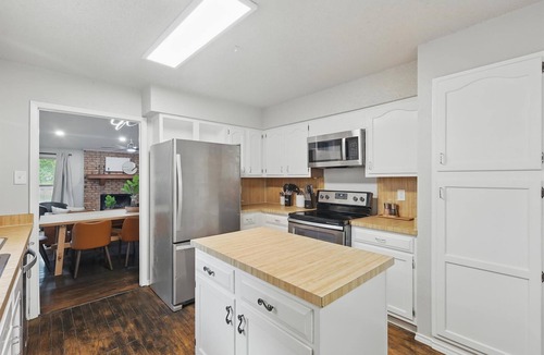 Garland House | Best of Garland | Pool, Cinema Rm, BBQ (3BD/2.5BA)