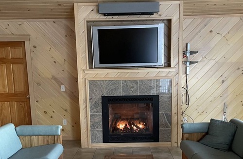 Otis House | Best Vacation Lake House