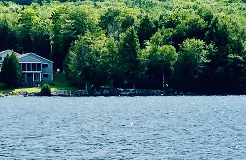 Otis House | Best Vacation Lake House