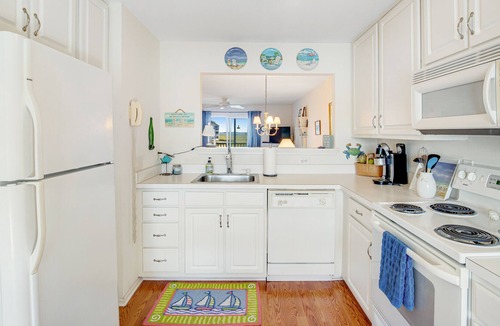Ocean View Condo | Bethany Bay Second Floor Condo W/Shared Pool, Volleyball Courts & Free WiFi