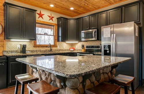 Sautee Nacoochee Cabin | Big Timber: 4BR cabin with hot tub, fireplace, lake views, and room for 14.