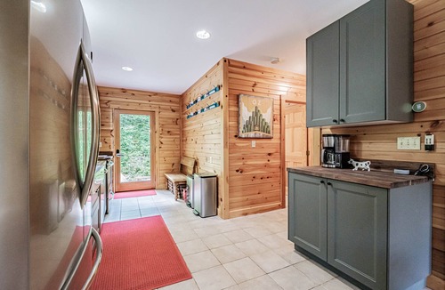 Hanover Cabin | Bigfoot Bungalow - Authentic cozy Bungalow
