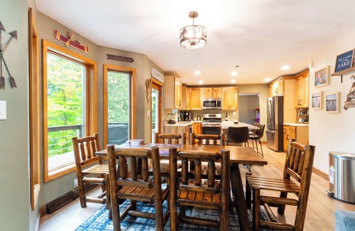 Treasure Lake House | Bimini Lakeside Retreat sleeps 14 with amenities galore! Hot Tub/Fire pit/Kayaks