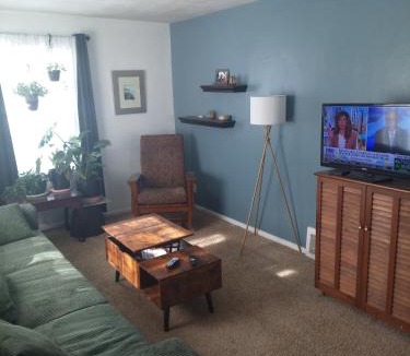 Port Crane Apartment | Binghamton Studio