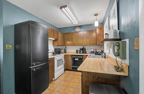 Riverside House | Bingo: King Beds & Game Room near WPAFB
