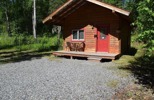 Talkeetna Cabin | Birch Cabin Ensuite with Shower-Queen