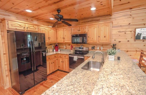 Raccoon Ridge Cabin | Black Bear Lodge Summ