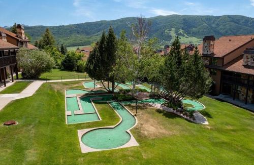 Wolf Creek Apartment | Black Diamond Lodge WL412 Ski Getaway Hot Tub