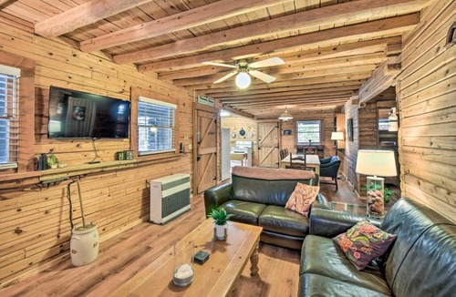 Blairsville House | Blairsville Cabin w/Fire Pit, 7 Mi to Dtwn!