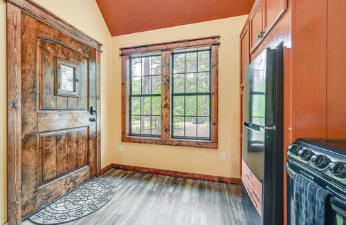 Broken Bow Apartment | Blissful Broken Bow Studio: Fire Pit & Jacuzzi Tub