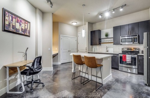 Dallas House | Blissful living near Airport-Downtown-Uptown and Medical district Dallas
