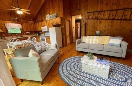 Hiawassee Cabin | Blue Bell Cottage, 2 fire pits. Arcade Game. No Cleaning On New Bookings.