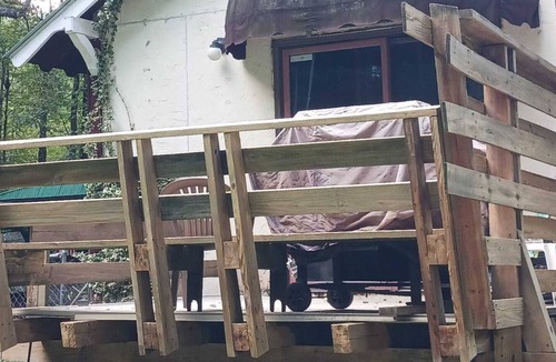 Queen House | Blue Knob Adventure Townhouse Hike, Bike & Ski