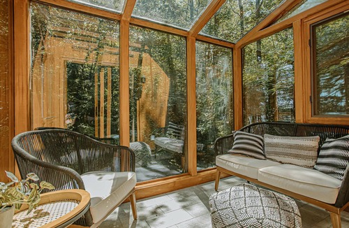 East Dixfield House | Blueberry Point – A Four-Season Lakeside Retreat in Central Maine