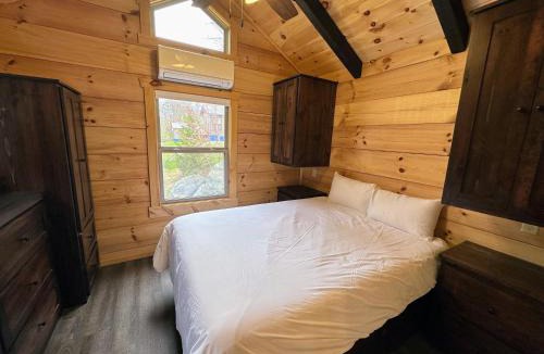 Twin Mountain Ski Chalet | BMV7 Tiny Home village near Bretton Woods