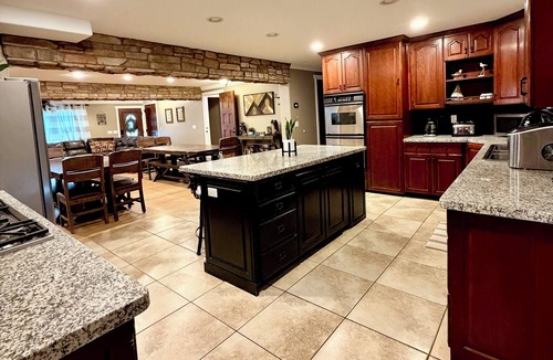 Garden City Cabin | Boat parking | Hot Tub | Sports Crt | Views