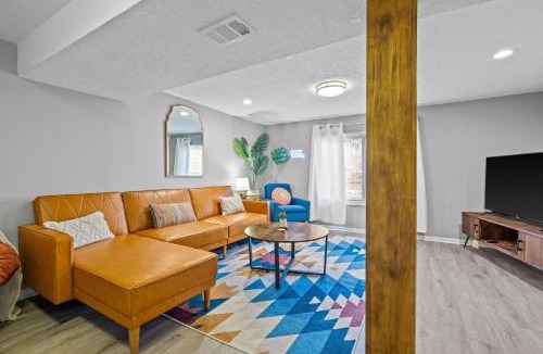 Merriam House | Boho Lounge - Pet Friendly Home Close to I-35 & KC