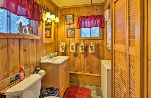 Bolton Landing Cabin | Bolton ‘Alderbrook Lodge’ w/ Private 10-Acre Lake!