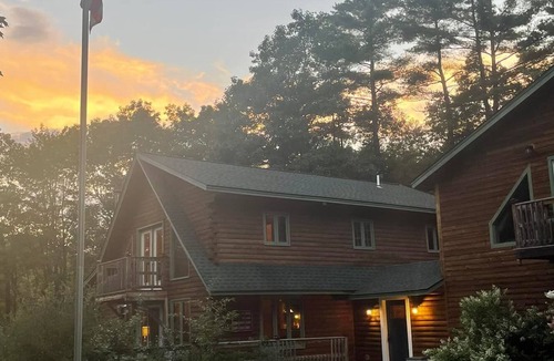 Oxford Cabin | Book your family 2023 relaxing. getaway!