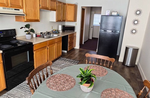 Hollidaysburg Apartment | Botanical Retreat - Spacious 2BR - Walk to Downtown Hollidaysburg