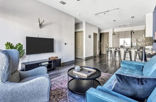 Richardson Apartment | Boulevard Stays Dashing 1BR Suite Pool Parking Gym H