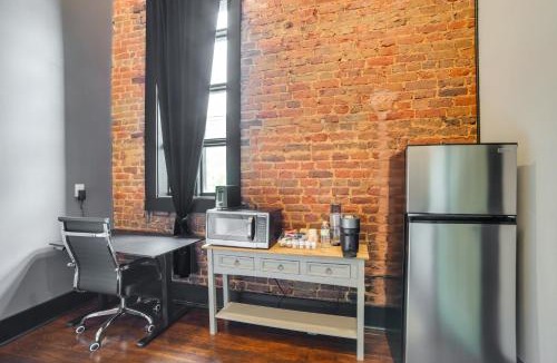 Marshall Apartment | Boutique Studio Stay in the Heart of Marshall!