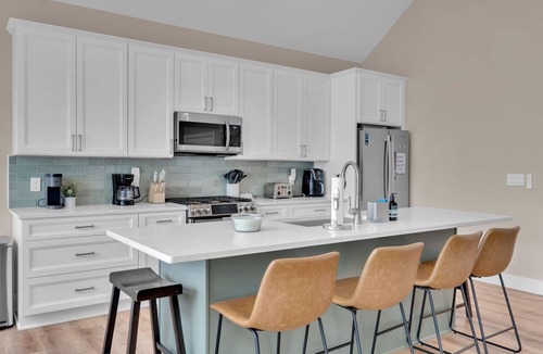 Lakeville House | BRAND NEW! BUILT IN 2025! SLEEPS 14!