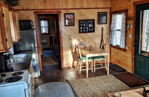 Rosewood Cabin | Brand new Cabin at Maple View - (We are Open!)