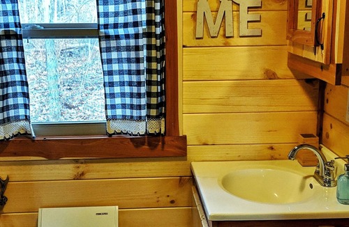 Rosewood Cabin | Brand new Cabin at Maple View - (We are Open!)