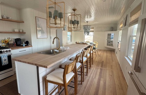 Humarock House | Breakaway Oceanfront Beachhouse Humarock EST 1911