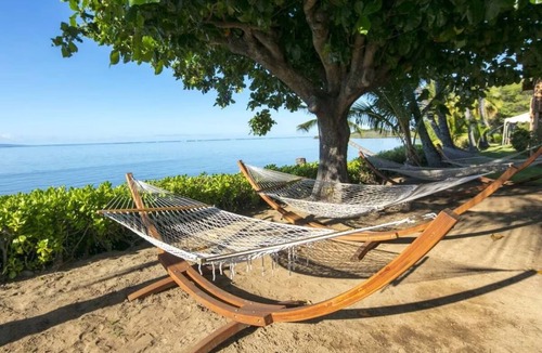 Kaunakakai House | Breathtaking Ocean Front Room w/Porch | Romantic Couple Getaway