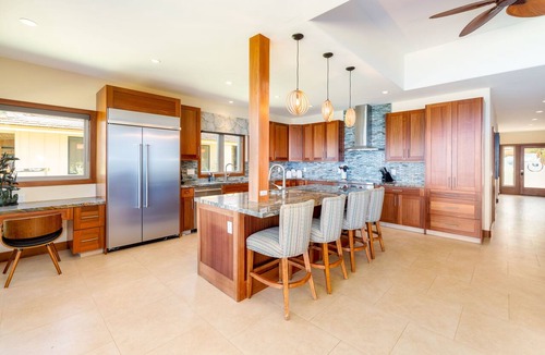 Downtown Lahaina Condo | Breathtaking Oceanfront Puamana Retreat – 5 Bedrooms, Modern & Spacious