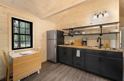Monson Cabin | Brewery Farm Retreat : Hawthorne
