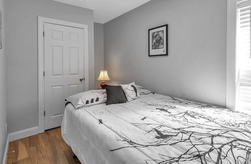 North Tonawanda Apartment | Bright 2 bedroom in North Tonawanda