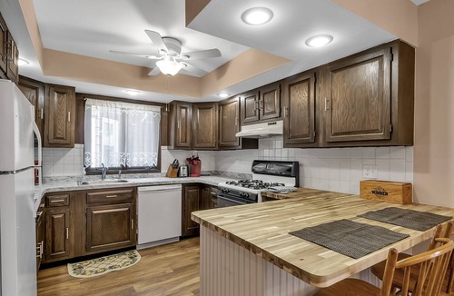 North Tonawanda Apartment | Bright 2 bedroom in North Tonawanda