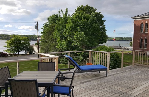 Wiscasset House | Bright, family friendly, newly built, modern and in the perfect location!