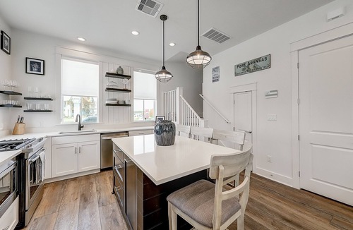 Port Aransas Cabin | Bright, modern home with shaded porch, AC & on-site golf, pool, beach access