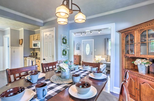 Parma Cottage | Bright Parma Home w/Outdoor Space < 10 Mi to Dtwn