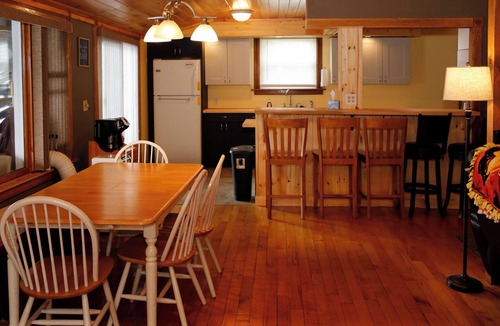 Dundee Cabin | Bring the whole family to this great place with lots of room for fun.