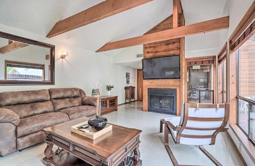 Briarcrest Estates House | Bryan Home w/Deck & Yard ~ 4 Mi to Texas A & M!
