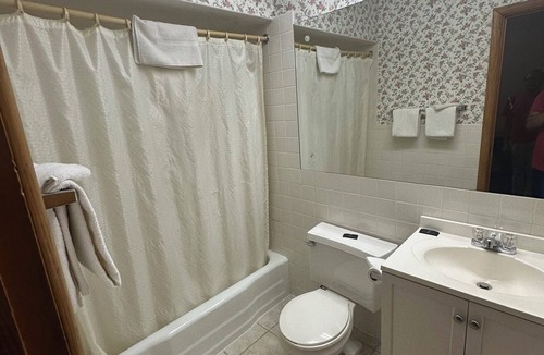 Cambridge Hotel | Budget Inn
