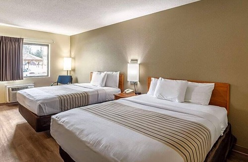 Ithaca Hotel | Budget Inn