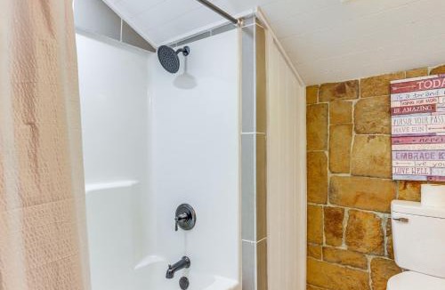 Combs Apartment | Bunkhouse-Style Studio in Elkins Near ATV Trails!