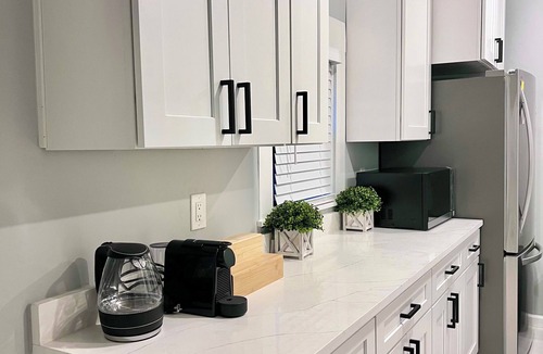 Oakland House | By PITT and Presbyterian| Outdoor Living| Free Pkg