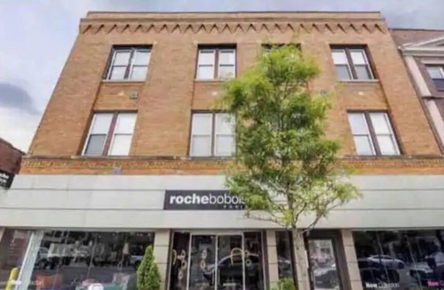 Italian Village Apartment | C- spacious one bedroom apartment just 16 minutes walk to Nationwide Arena