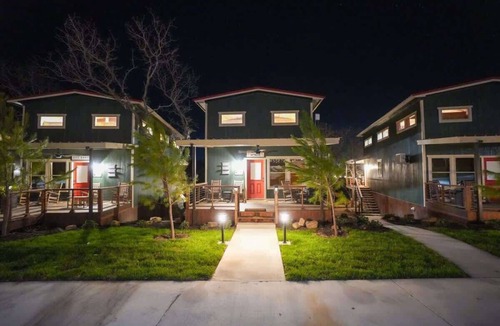 Bridgeport Cabin | Cabin 4 - Charming Modern Lux Cabin, Hot Tub, FirePit, Games