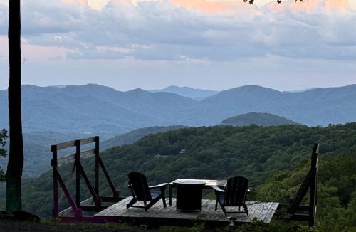 Laurel Ridge House | Cabin Above the Clouds Near Black Mountain, North Carolina