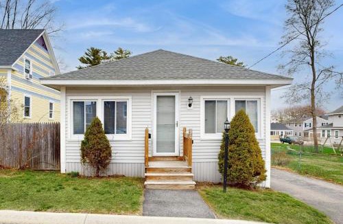 Old Orchard Beach House | Cabin at the Beach