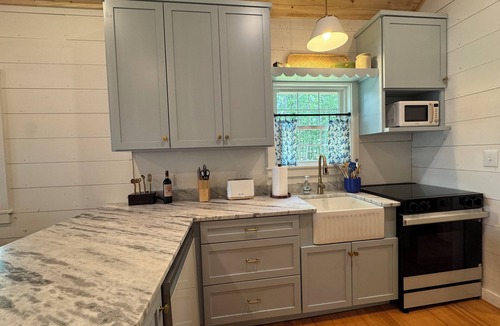 Naples Cabin | Cabin at The Dock Of The Bay -Lakefront w/Mooring